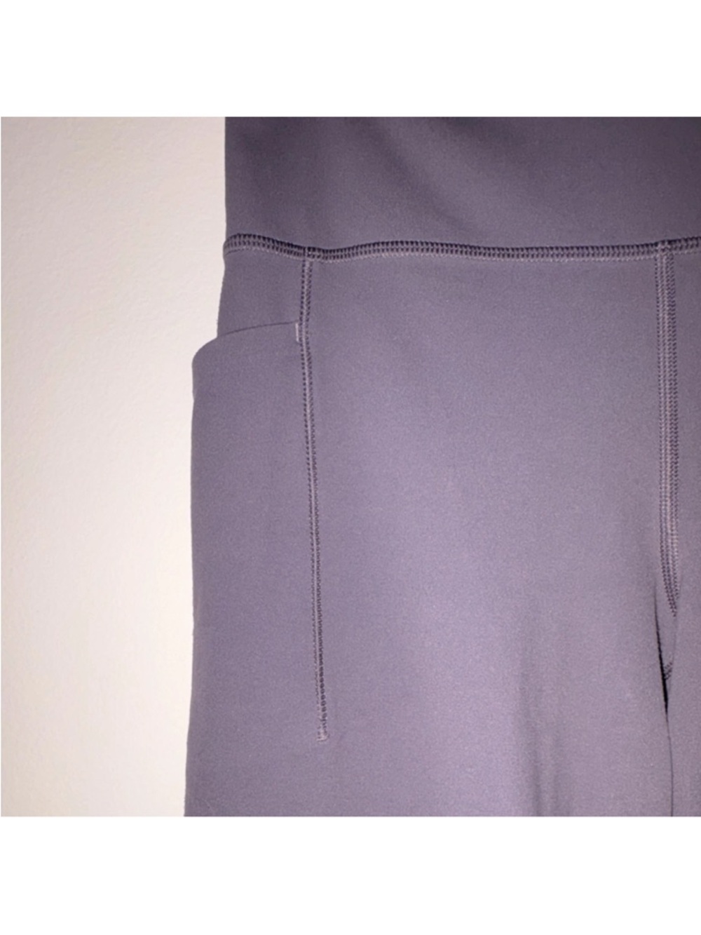 Athleta Salutation Stash Flare Yoga Pants Dusk Violet Medium Workout Yoga Gym - Picture 2 of 6